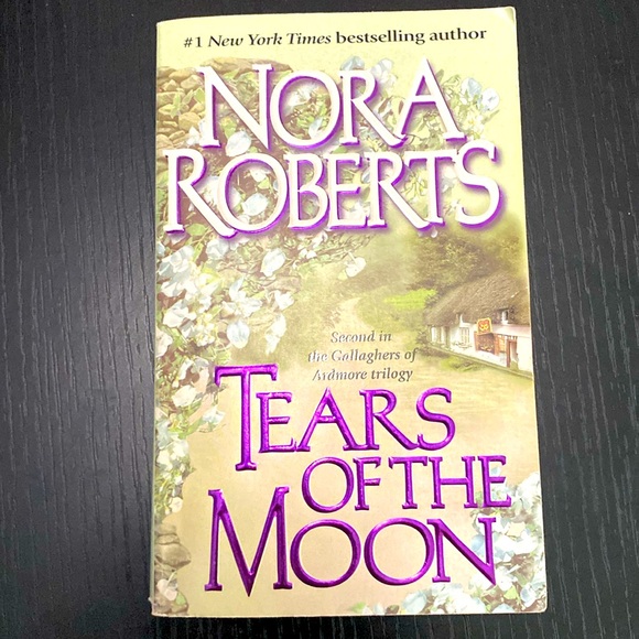 Nora Robert’s - Tears Of The Moon - Picture 1 of 5